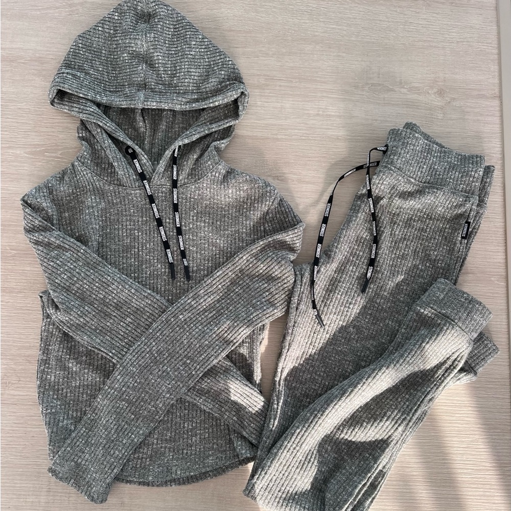 Stronger Cush Crop Hoodie and Legging Jogger Set sz Small